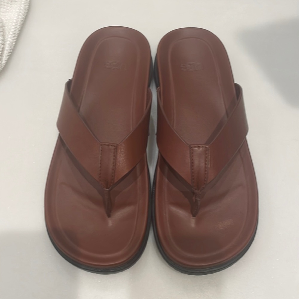 Mens UGG flip flop sandal size 9